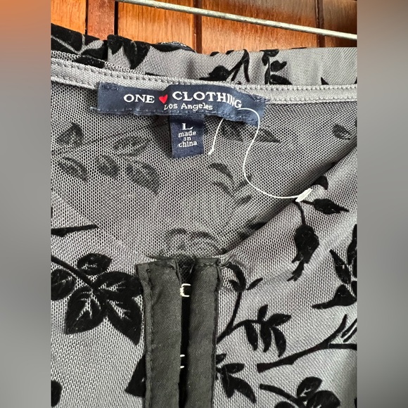 🖤 Gothic Rose Velvet Dress Set – Corset-Style Top & Flowy Skirt (Size L) - Picture 3 of 6